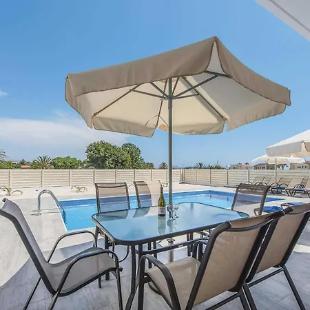 Villa Demitrios Vine Coral Bay